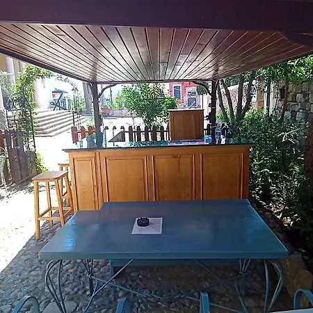 Hotel Cunda Zehra Teyzenin Evi 3*
