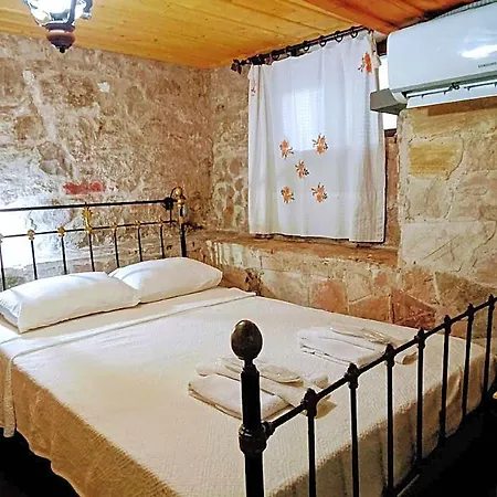 Cunda Zehra Teyzenin Evi Ayvalik