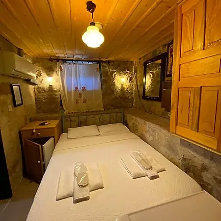 Hotel Cunda Zehra Teyzenin Evi 3*