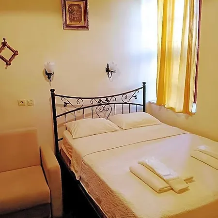 Cunda Zehra Teyzenin Evi Hotel